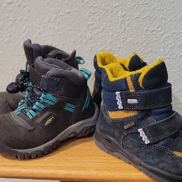 Lot Of Primigi And KEEN waterproof Boots - Picture 1 of 11